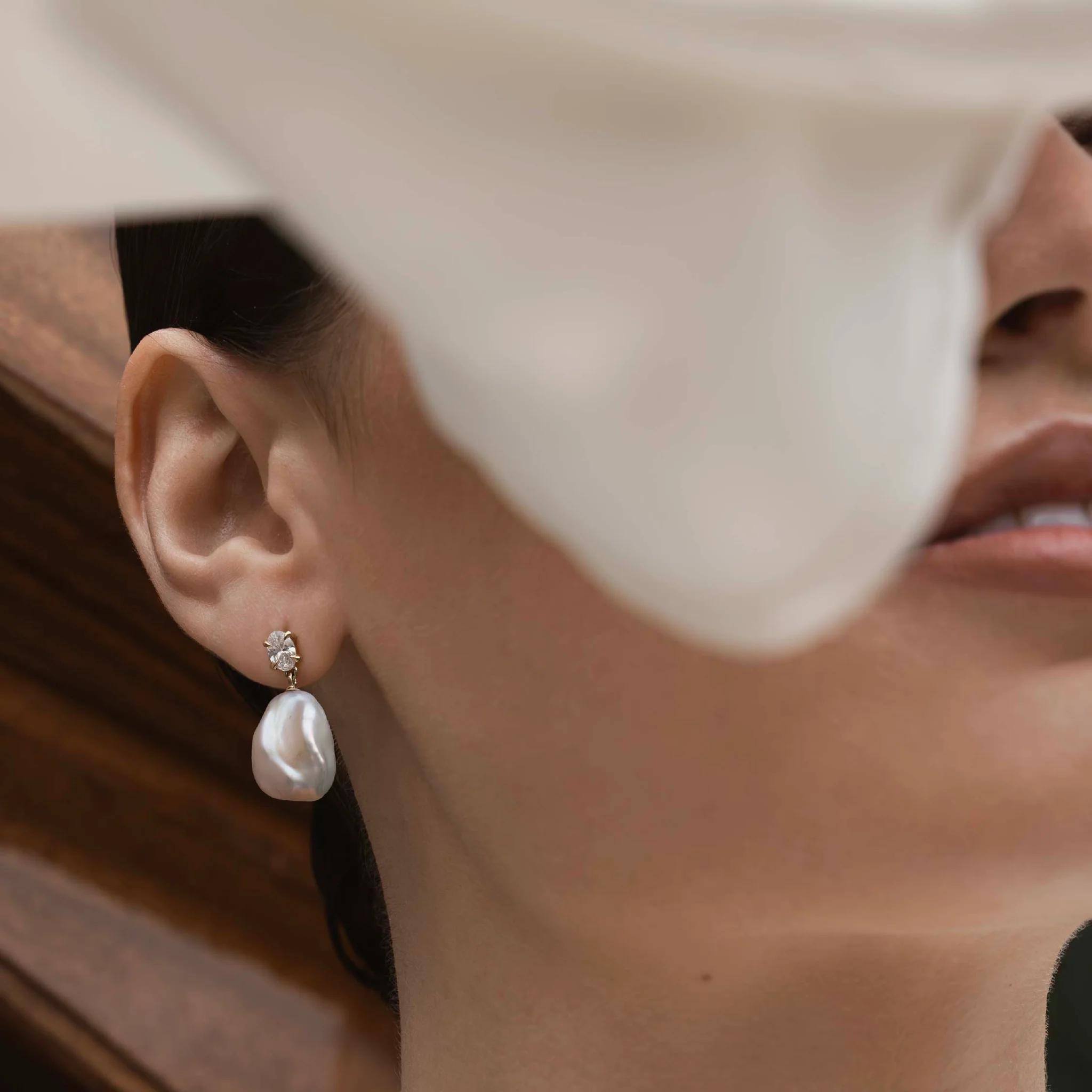 LAVISH Keshi Pearls Model Look