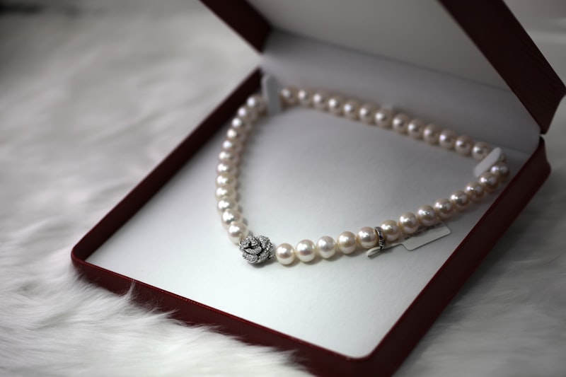 Oval Halo Engagement Ring
