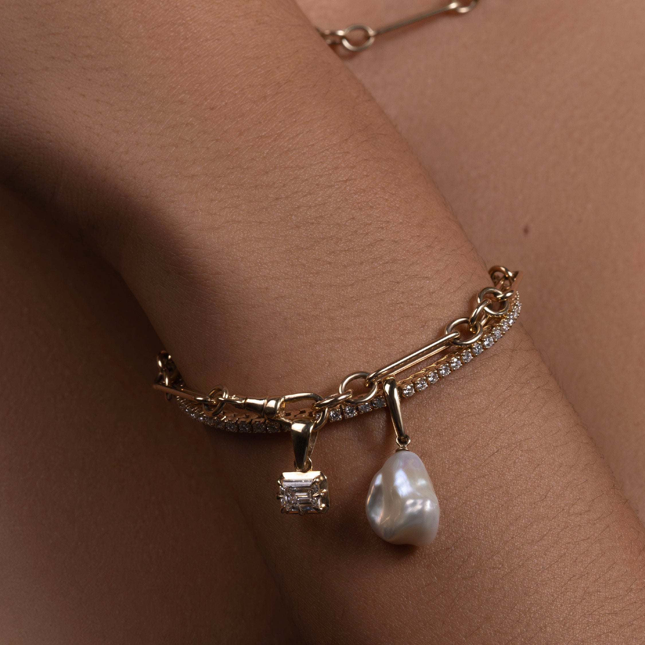 The Allora Keshi Pearl Pendant additional view 3